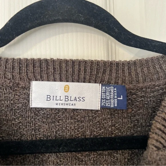 Bill Blass Brown V-Neck Sweater with Ribbed Knit - Picture 2 of 6